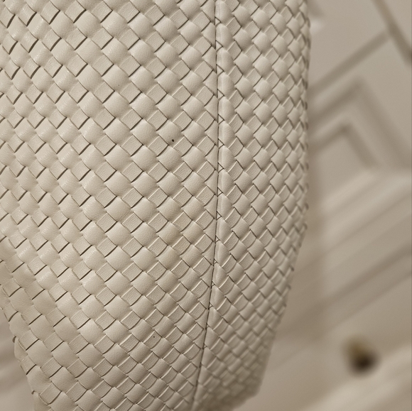 Ladies vegan leather tote style bag - Picture 5 of 8